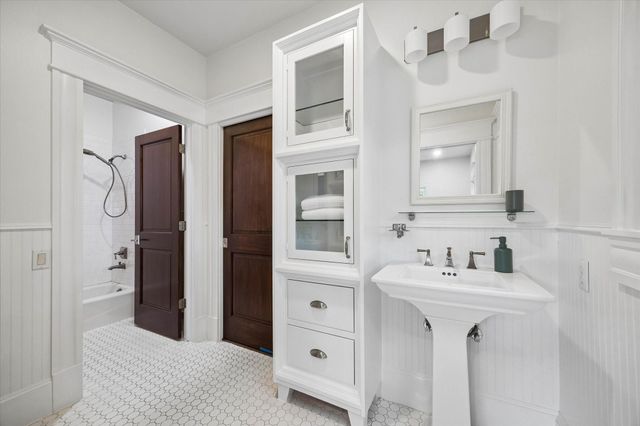 1436 Harvard Street, Houston, TX 77008