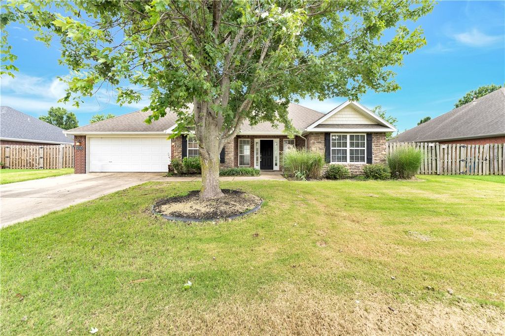 1412 Charles Street, Pea Ridge, AR 72751