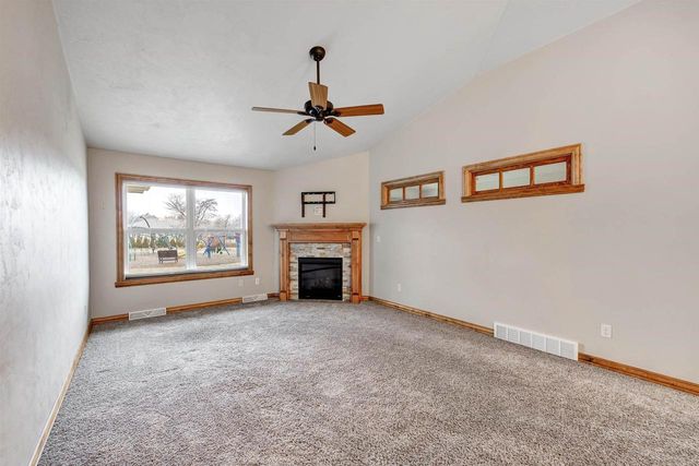 3825 SHORE CREST LANE, Green Bay, WI 54311
