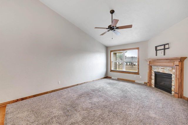 3825 SHORE CREST LANE, Green Bay, WI 54311