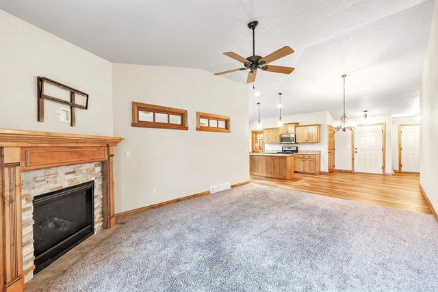 3825 SHORE CREST LANE, Green Bay, WI 54311
