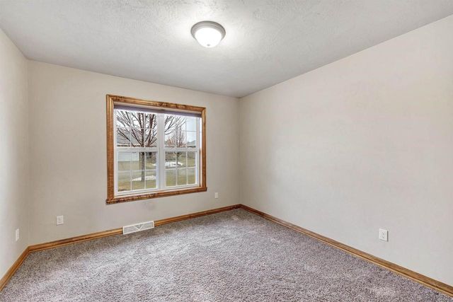 3825 SHORE CREST LANE, Green Bay, WI 54311