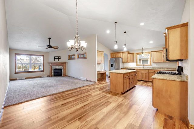 3825 SHORE CREST LANE, Green Bay, WI 54311