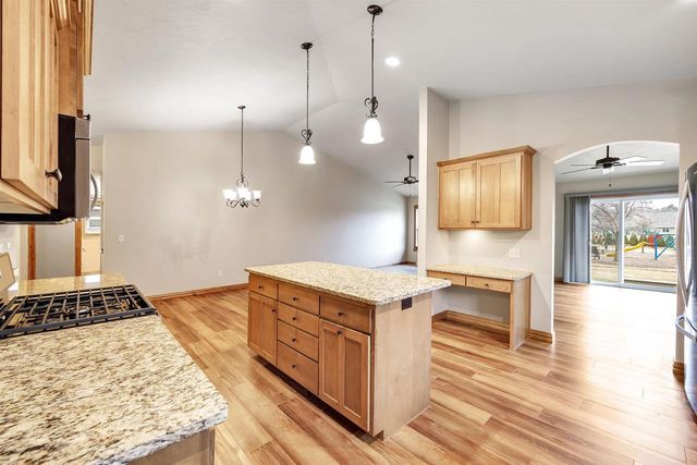 3825 SHORE CREST LANE, Green Bay, WI 54311