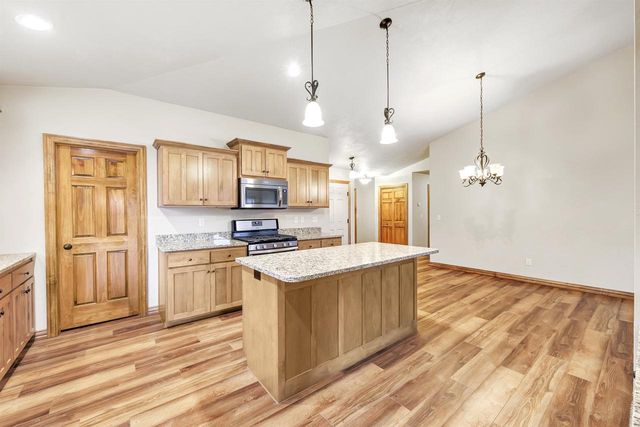 3825 SHORE CREST LANE, Green Bay, WI 54311