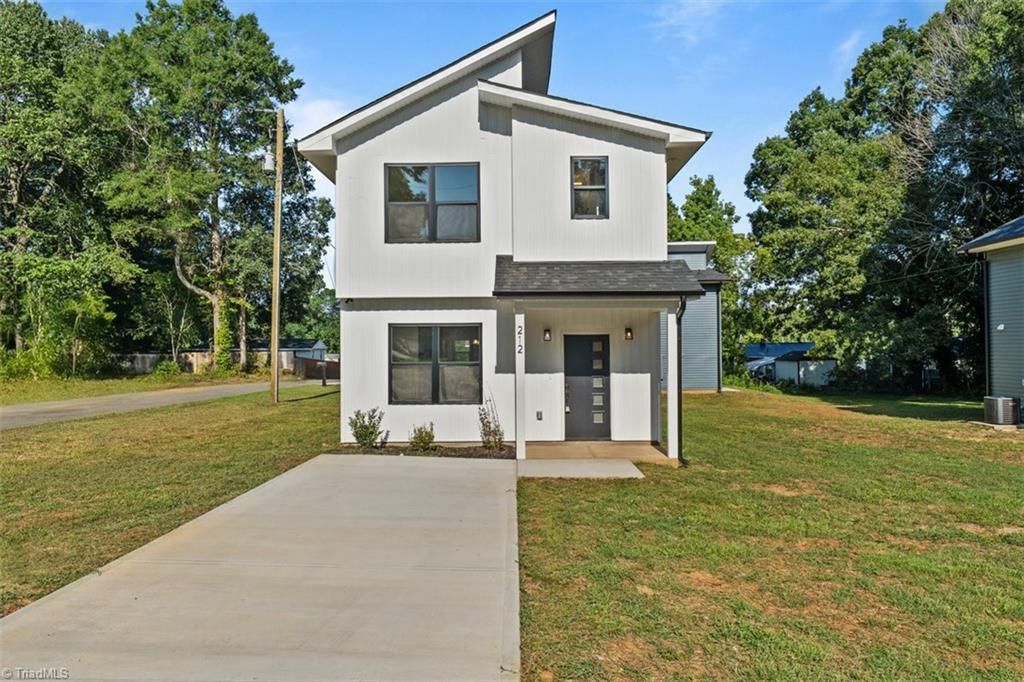 212 S Carter Street, Liberty, NC 27298