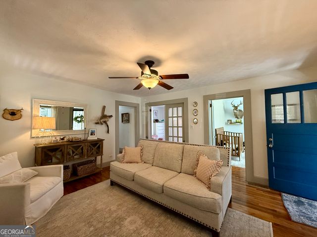 141 York Street, Clarkesville, GA 30523