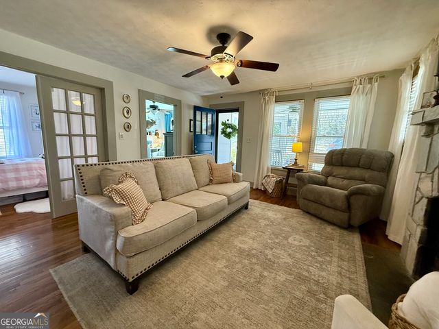 141 York Street, Clarkesville, GA 30523