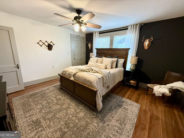 141 York Street, Clarkesville, GA 30523