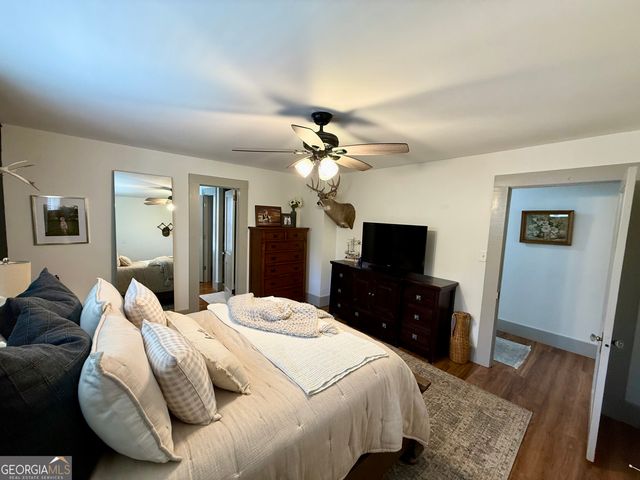 141 York Street, Clarkesville, GA 30523