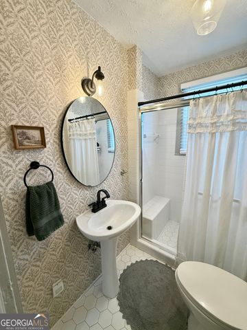 141 York Street, Clarkesville, GA 30523