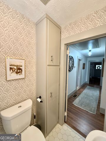 141 York Street, Clarkesville, GA 30523