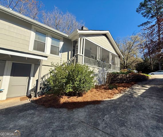 141 York Street, Clarkesville, GA 30523