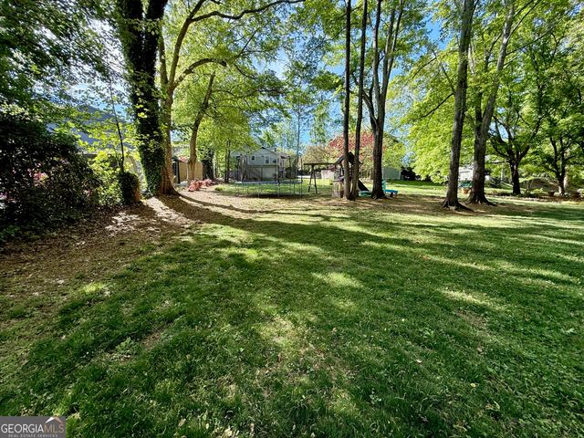 141 York Street, Clarkesville, GA 30523