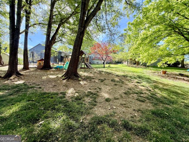 141 York Street, Clarkesville, GA 30523