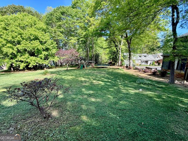 141 York Street, Clarkesville, GA 30523