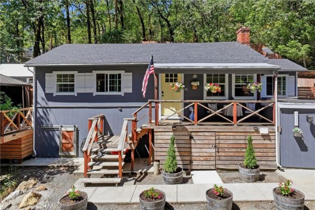 17337 Maple Shadows, Cobb, CA 95461