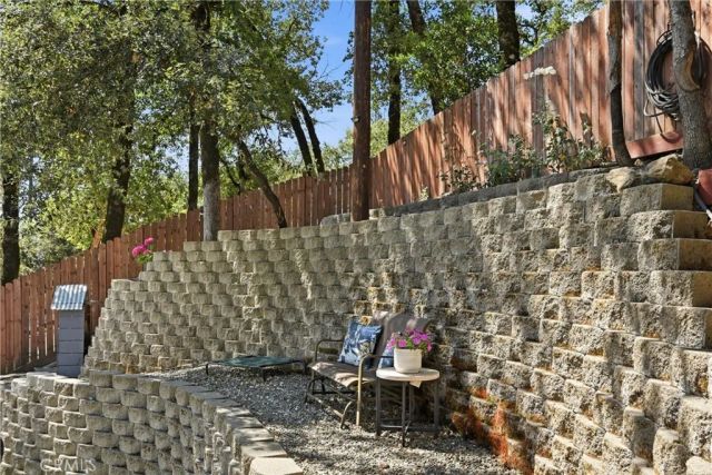 17337 Maple Shadows, Cobb, CA 95461