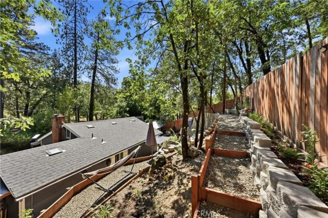 17337 Maple Shadows, Cobb, CA 95461