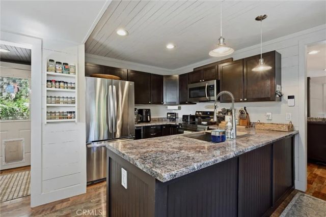 17337 Maple Shadows, Cobb, CA 95461