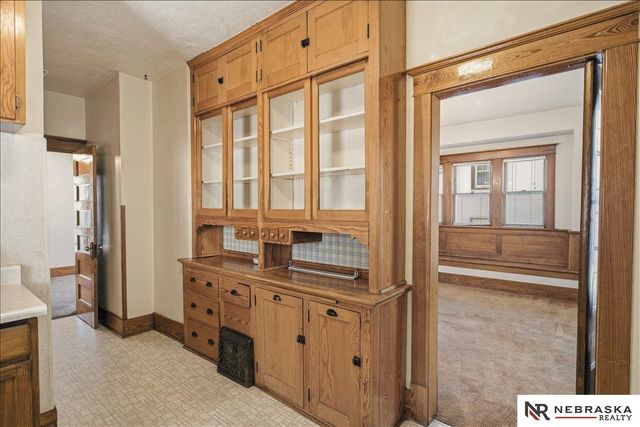 2424 N 45th Avenue, Omaha, NE 68104