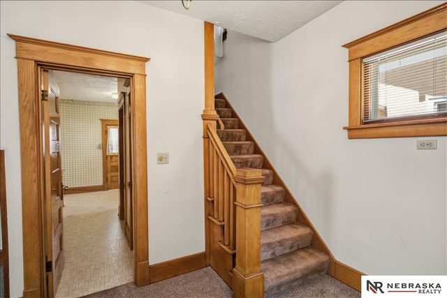 2424 N 45th Avenue, Omaha, NE 68104