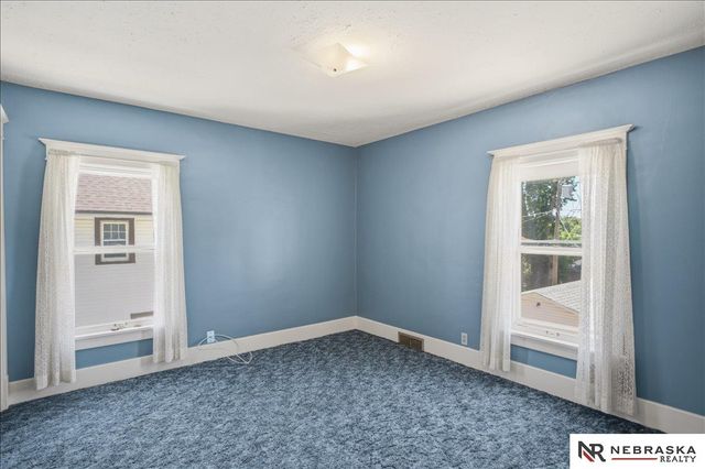 2424 N 45th Avenue, Omaha, NE 68104