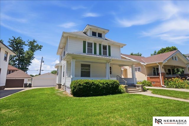 2424 N 45th Avenue, Omaha, NE 68104