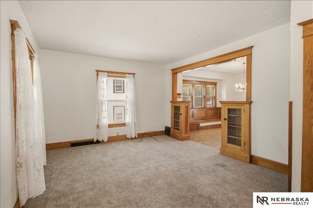 2424 N 45th Avenue, Omaha, NE 68104