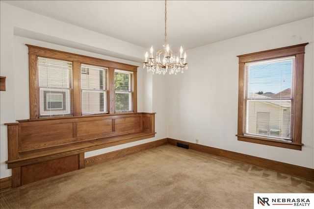 2424 N 45th Avenue, Omaha, NE 68104