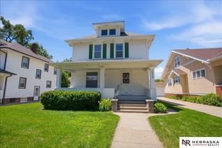 2424 N 45th Avenue, Omaha, NE 68104