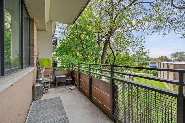 1905 S Wolf Road 209, Hillside, IL 60162