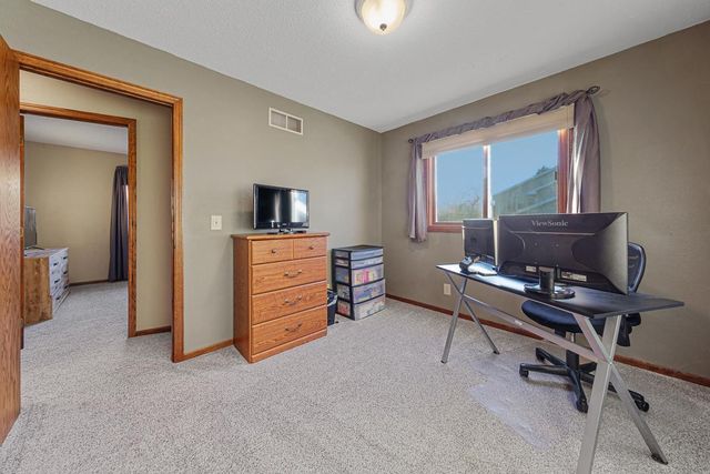 2501 Marwood Drive, Mankato, MN 56001