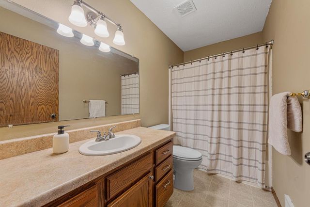 2501 Marwood Drive, Mankato, MN 56001