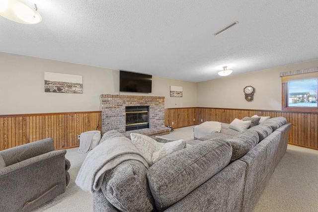 2501 Marwood Drive, Mankato, MN 56001