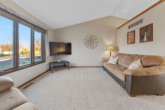 2501 Marwood Drive, Mankato, MN 56001