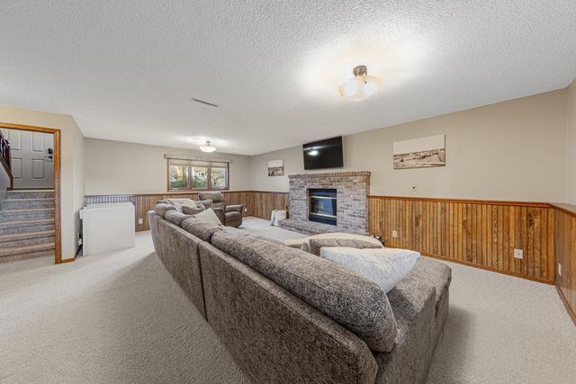 2501 Marwood Drive, Mankato, MN 56001