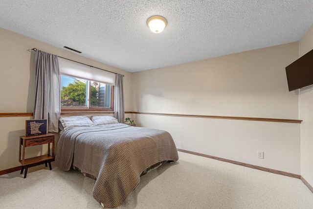 2501 Marwood Drive, Mankato, MN 56001