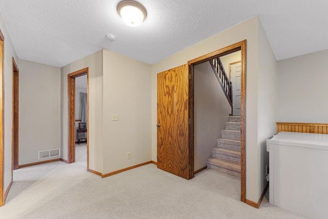 2501 Marwood Drive, Mankato, MN 56001