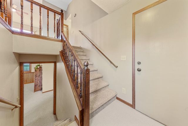 2501 Marwood Drive, Mankato, MN 56001