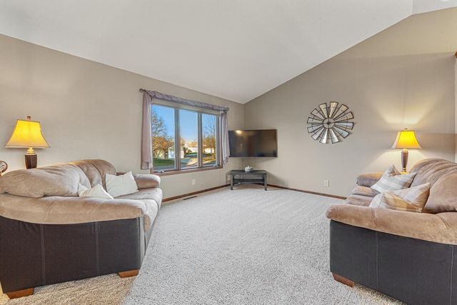 2501 Marwood Drive, Mankato, MN 56001