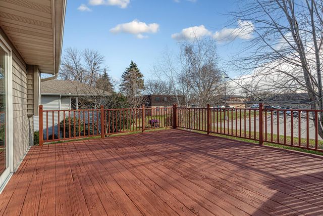 2501 Marwood Drive, Mankato, MN 56001