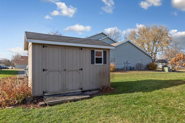 2501 Marwood Drive, Mankato, MN 56001
