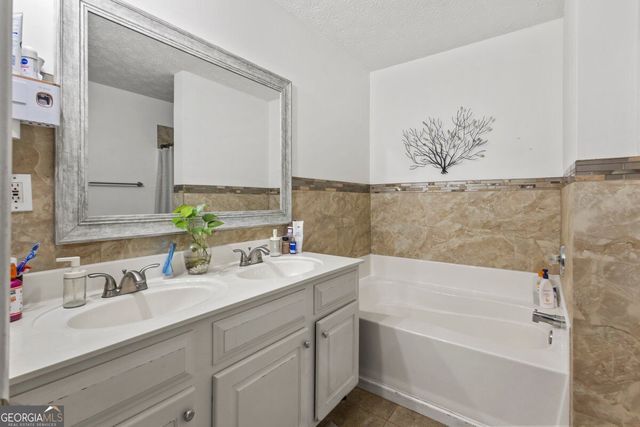 93 Virginia Heights Drive, Newnan, GA 30263