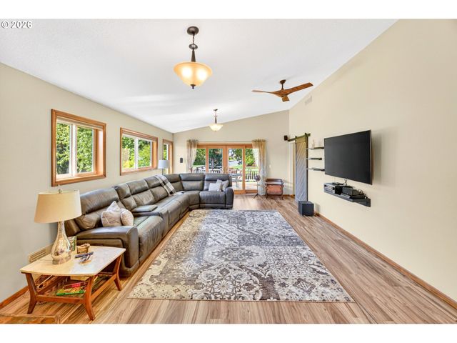 12829 Se OTT St, Clackamas, OR 97015