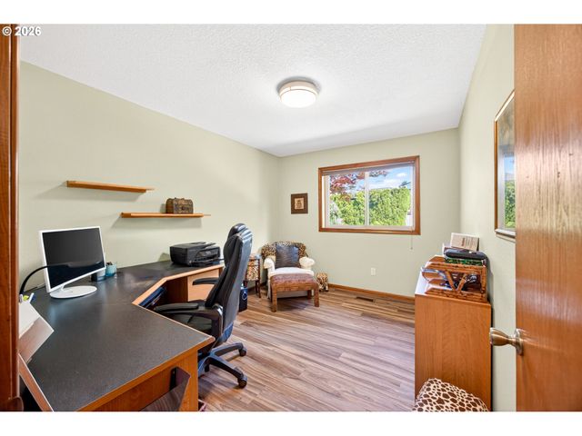 12829 Se OTT St, Clackamas, OR 97015