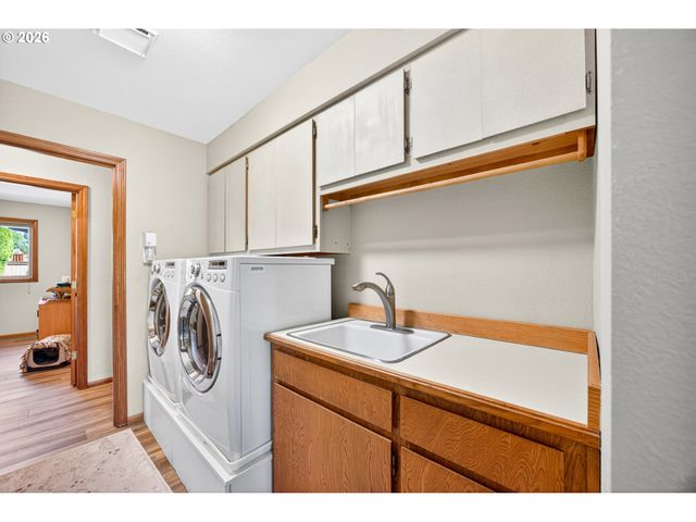 12829 Se OTT St, Clackamas, OR 97015