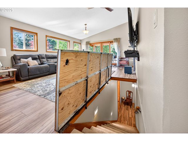 12829 Se OTT St, Clackamas, OR 97015