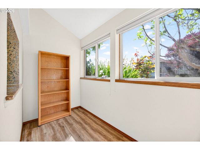 12829 Se OTT St, Clackamas, OR 97015
