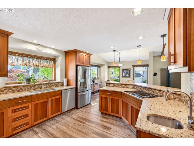 12829 Se OTT St, Clackamas, OR 97015